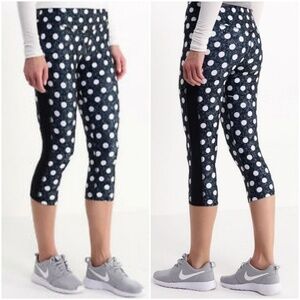 Nike Legend Spots Thight Fit Capri Sz Xs Women's